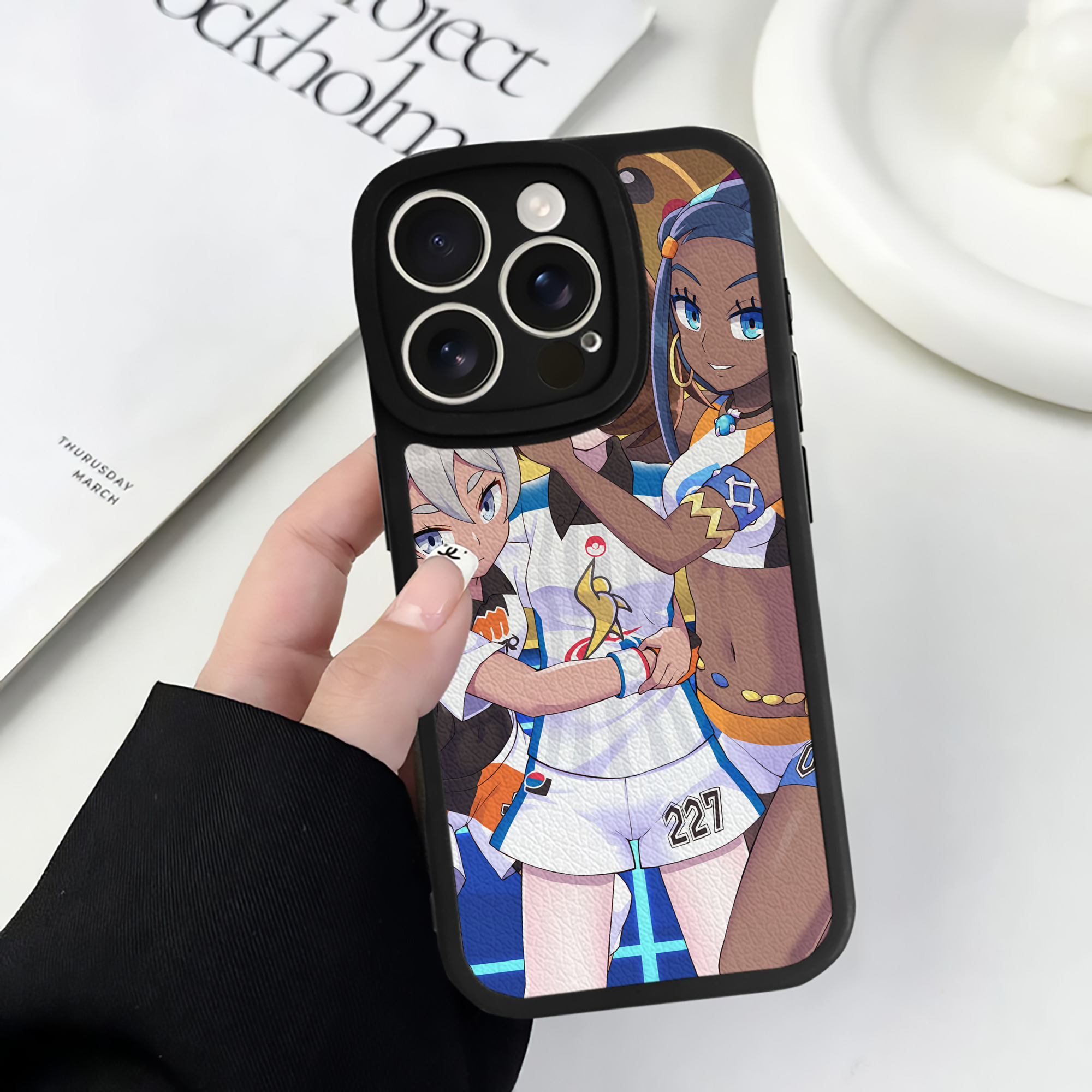 （画像用） ポケットモンスター Pokémon 【iPhone 16シリーズ対応】シリコンスマホケース（レザー調） 材質：シリコン